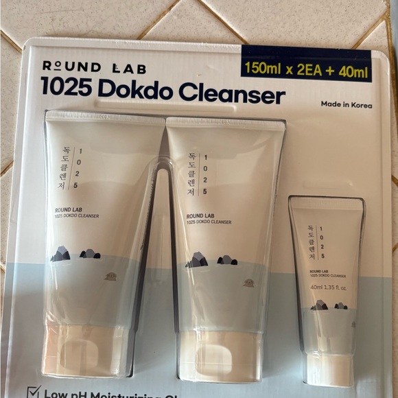 ROUND LAB 1025 DOKDO CLEANSER 2-150 ML & 1-40 ML - Picture 2 of 2